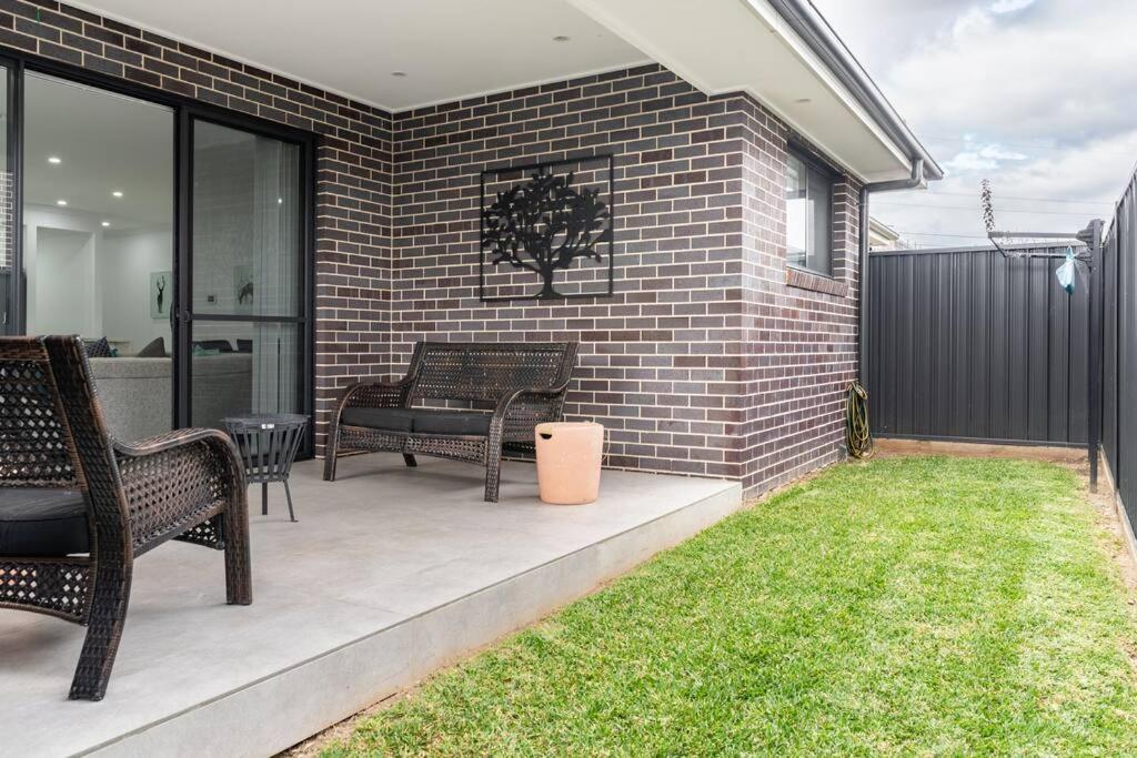 Neat 4 Bedroom In Catherine Fields Narellan Exterior foto